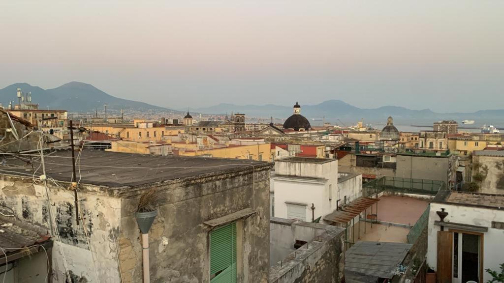 Appartamento La Casa Nel Cuore Della Citta Napoli Esterno foto